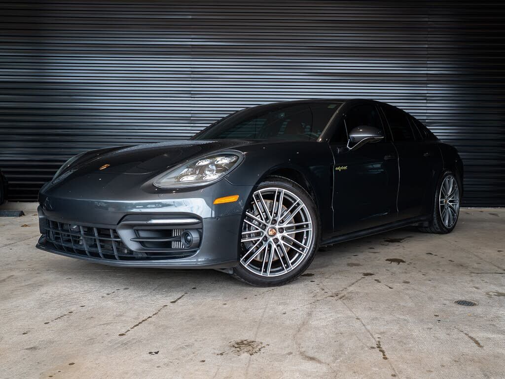 2023 PORSCHE Panamera