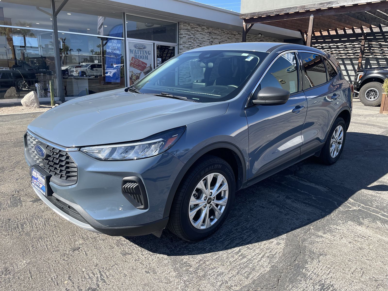 2024 FORD Escape
