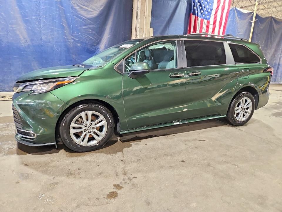 2023 TOYOTA Sienna