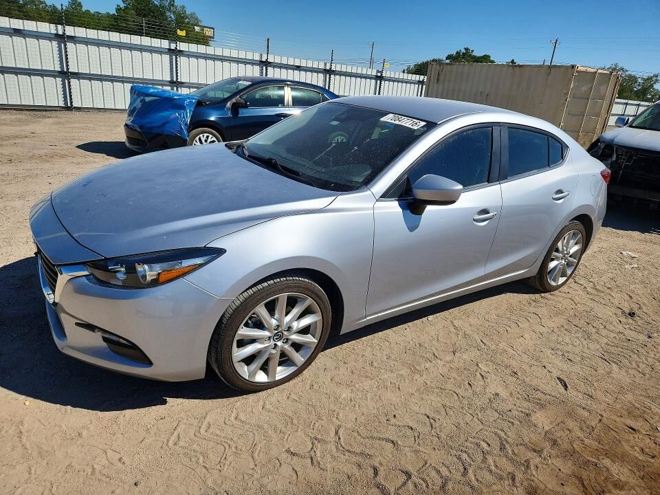 2017 MAZDA Mazda3
