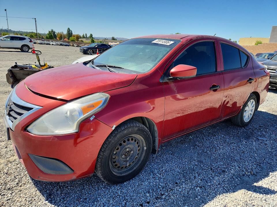 2017 NISSAN Versa