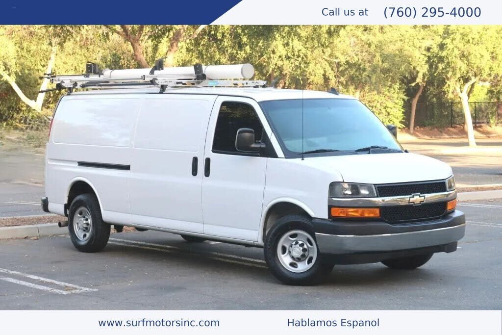 2017 CHEVROLET Express