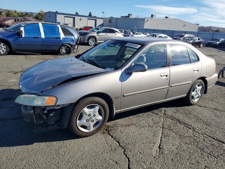 2001 NISSAN Altima