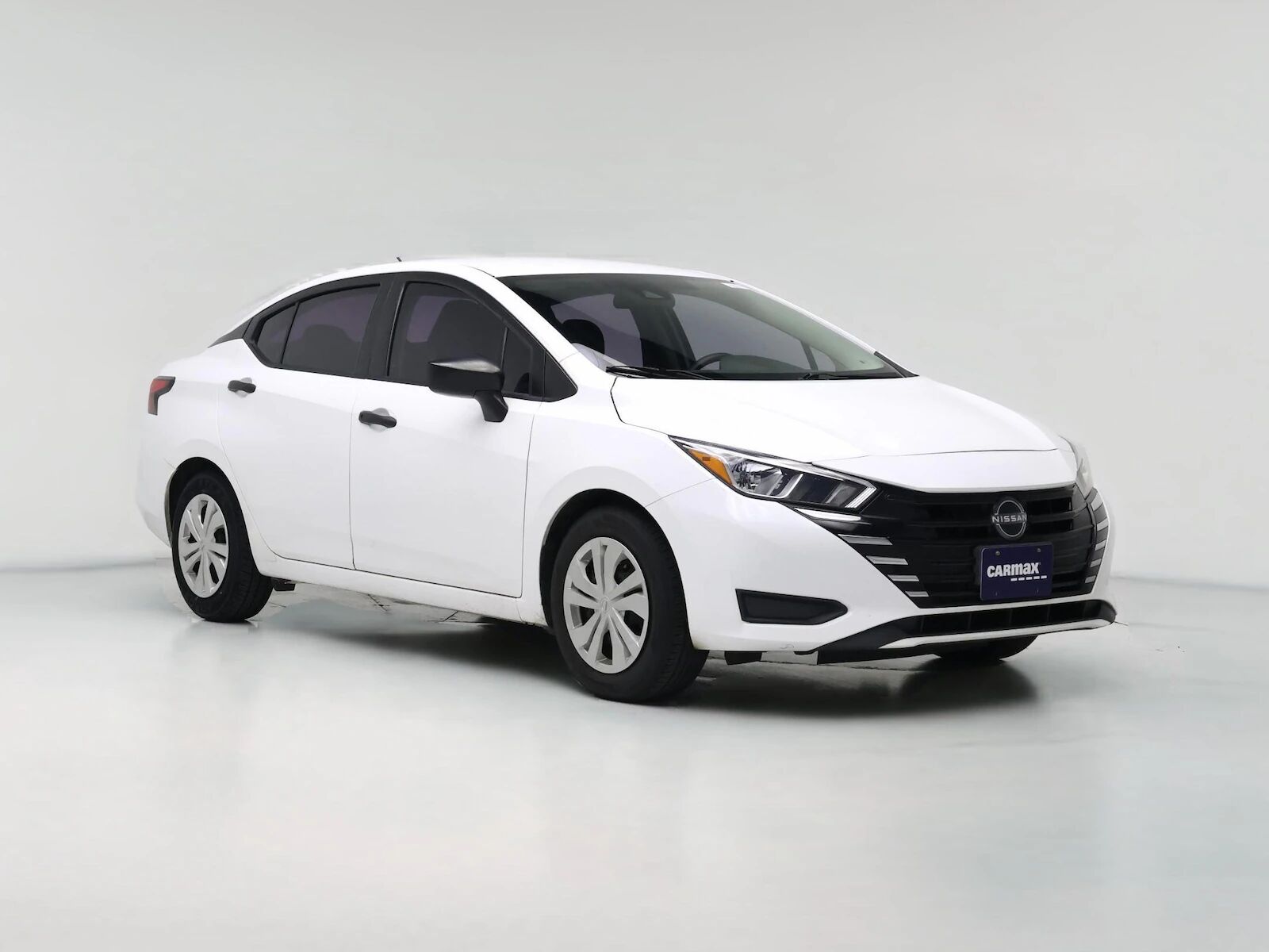 2023 NISSAN Versa