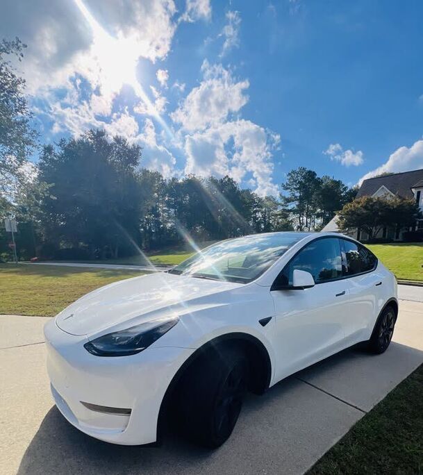 2024 TESLA Model Y