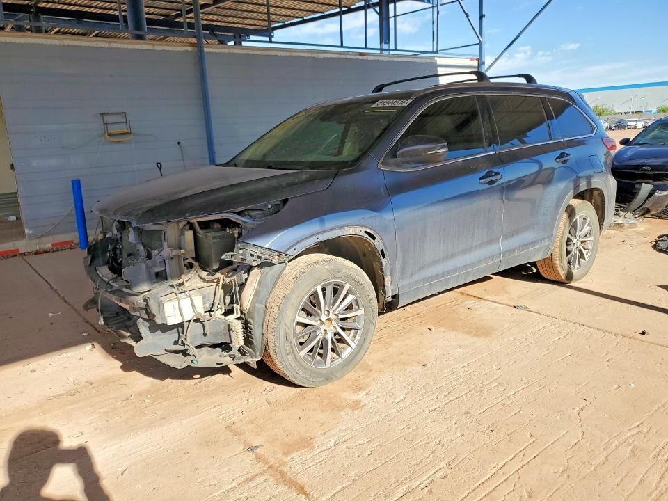 2017 TOYOTA Highlander
