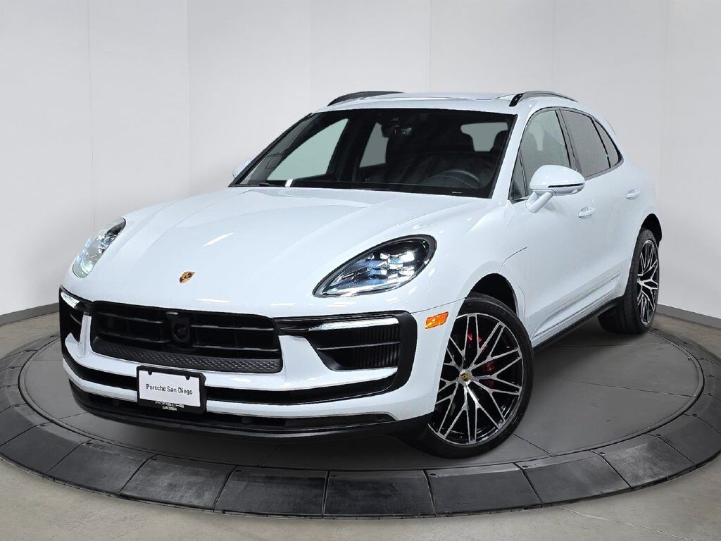 2025 PORSCHE Macan
