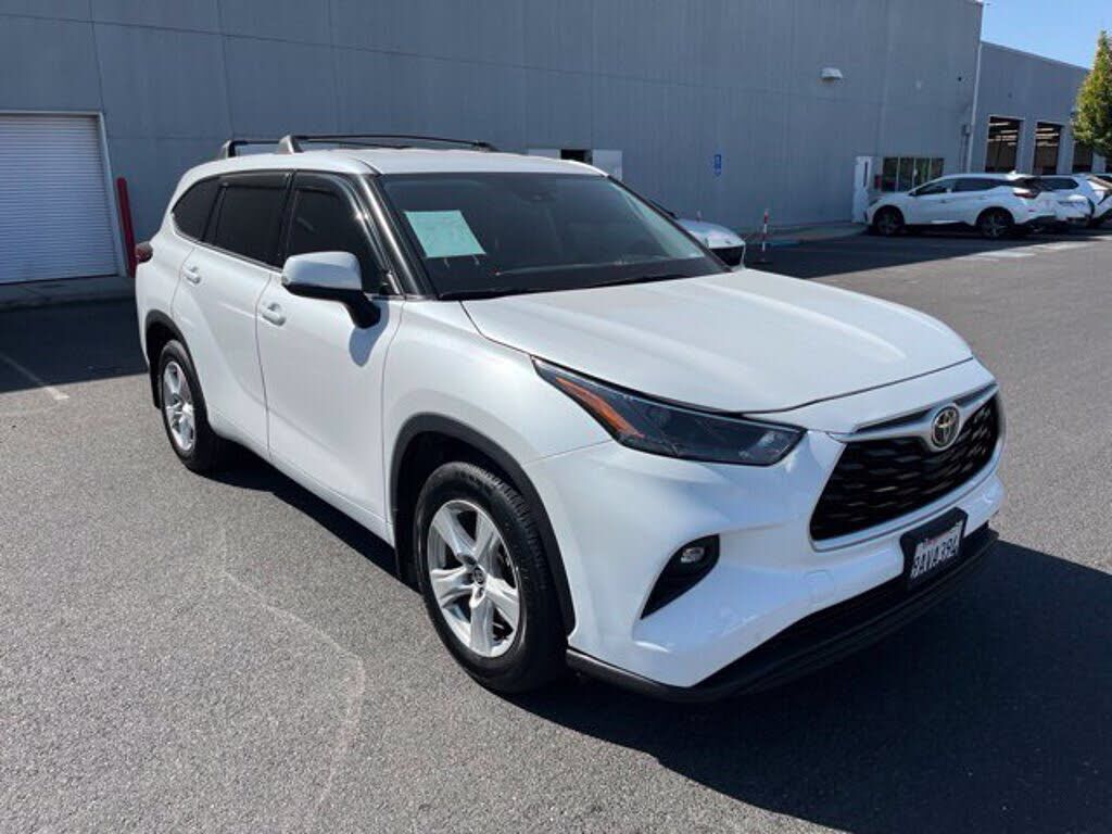 2022 TOYOTA Highlander