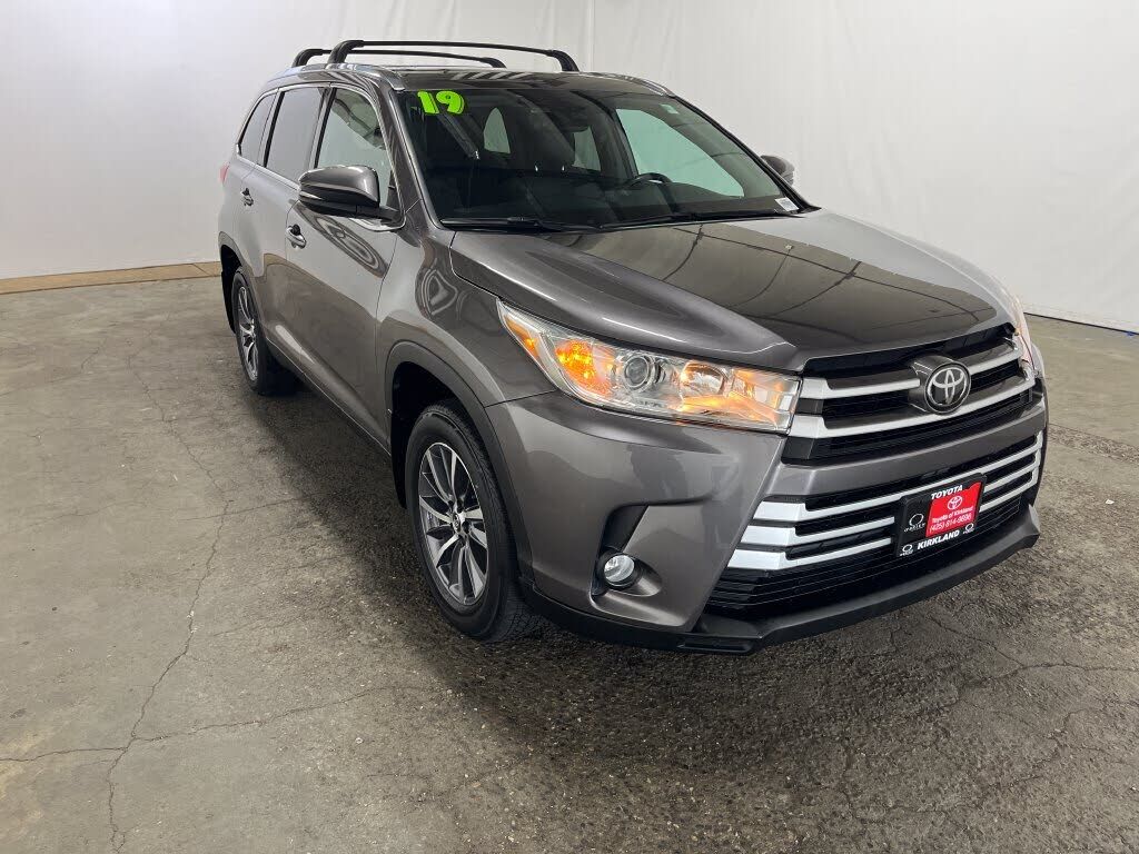2019 TOYOTA Highlander