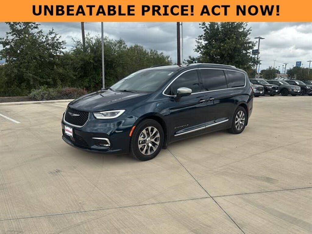 2022 CHRYSLER Pacifica
