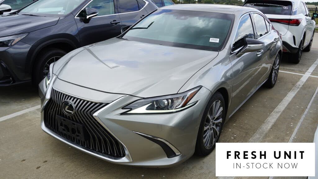 2020 LEXUS ES