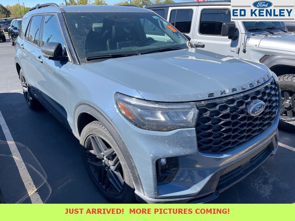 2025 FORD Explorer