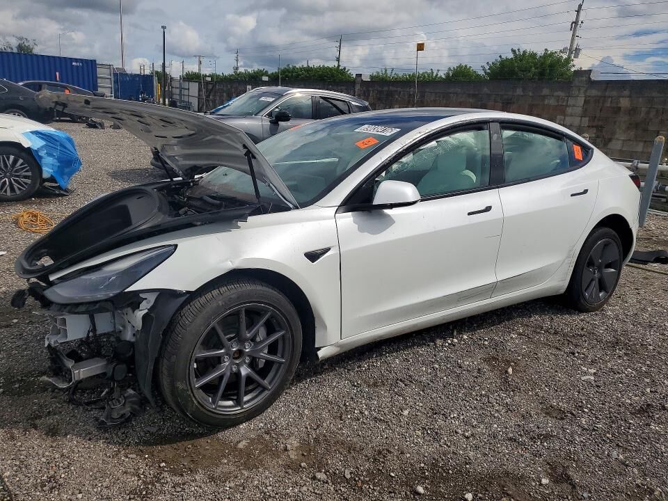 2022 TESLA Model 3