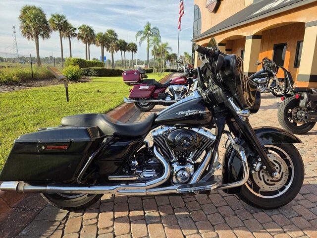 2006 HARLEY DAVIDSON Street Glide