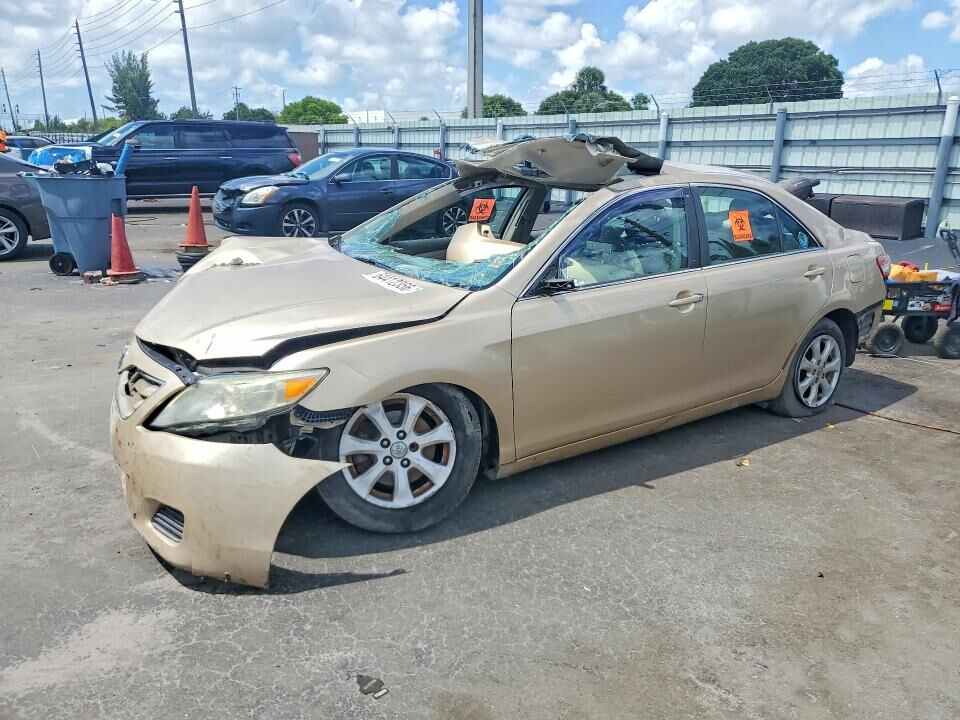 2011 TOYOTA Camry