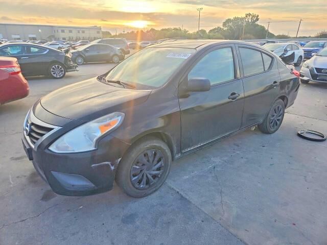 2015 NISSAN Versa