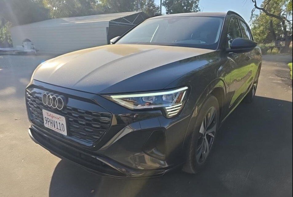 2024 AUDI Q8