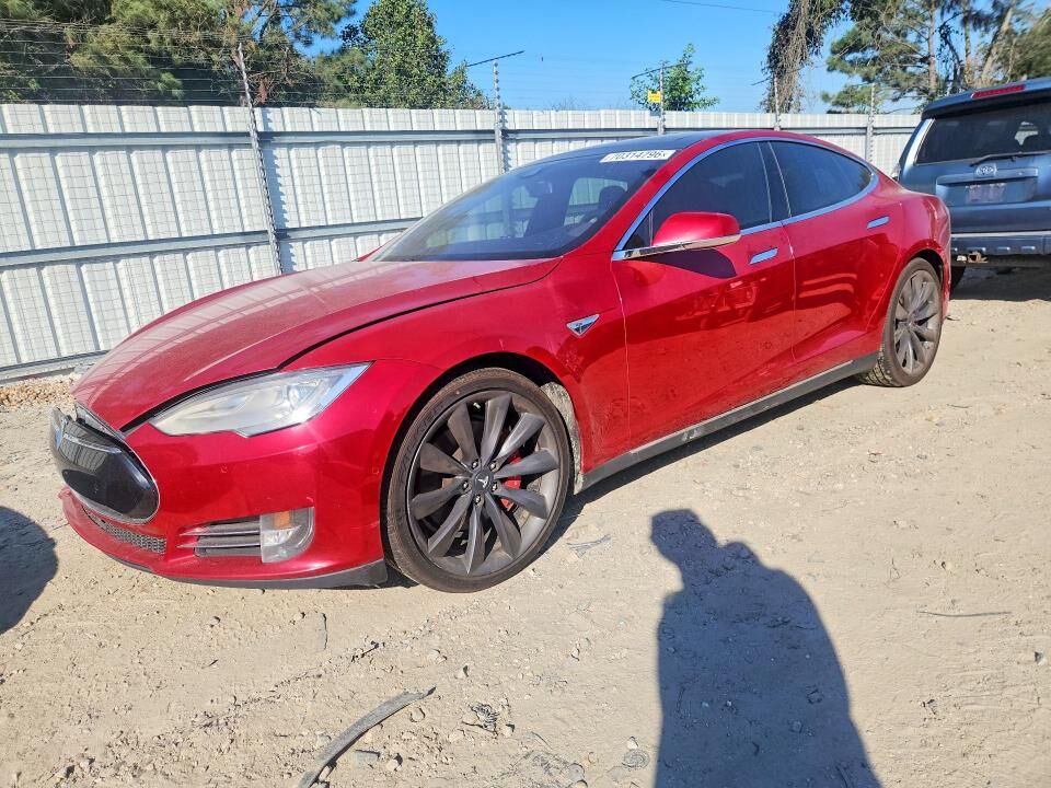 2015 TESLA Model S