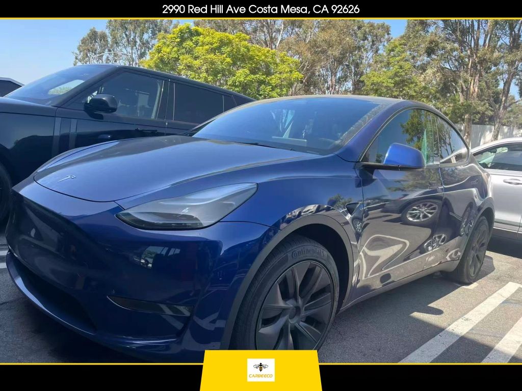 2025 TESLA Model Y