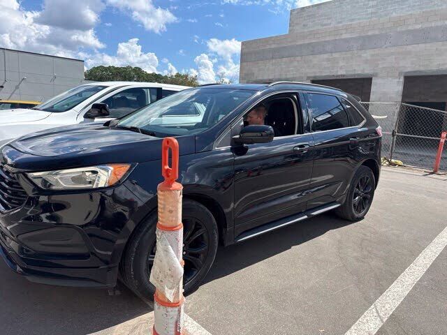 2022 FORD Edge