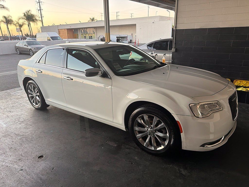 2018 CHRYSLER 300