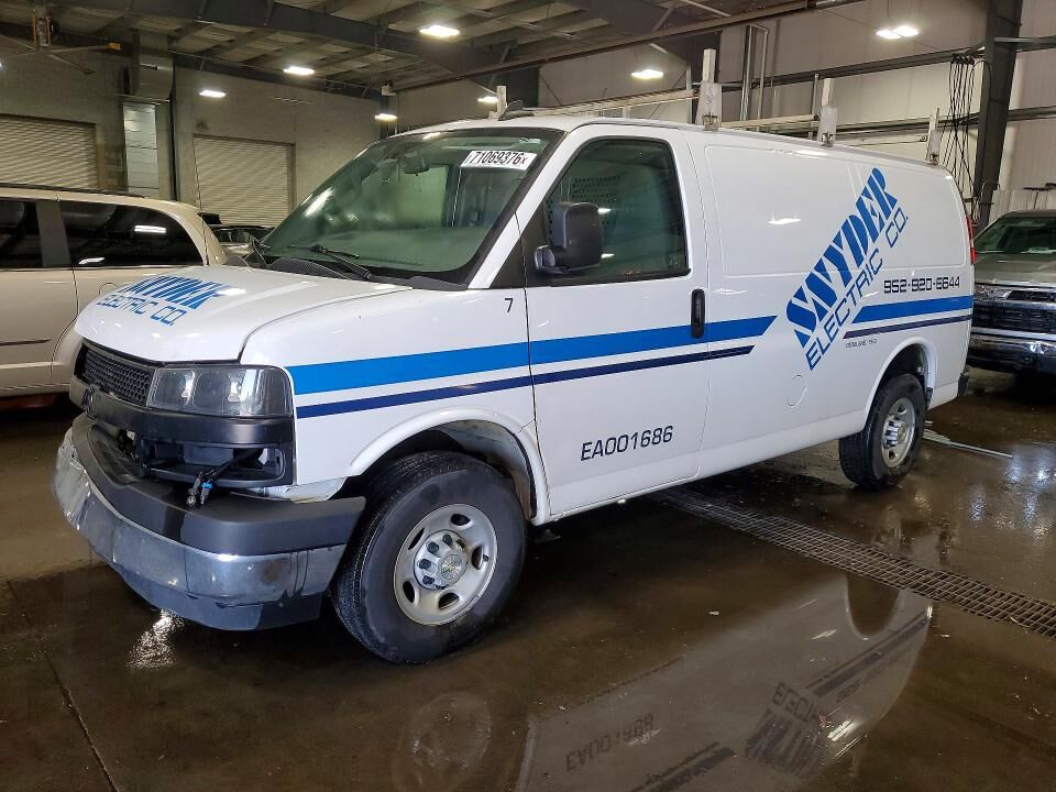 2022 CHEVROLET Express