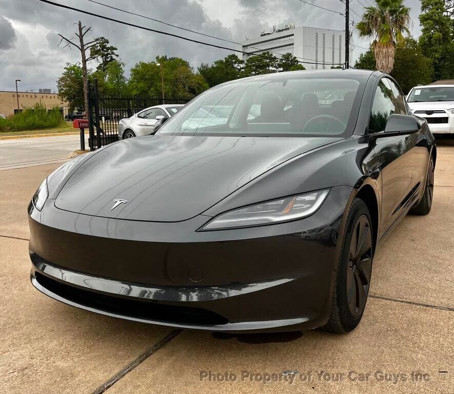 2025 TESLA Model 3