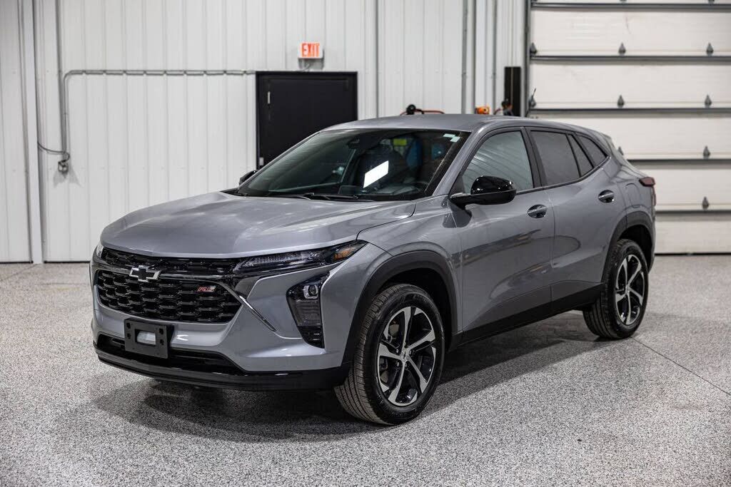 2025 CHEVROLET Trax