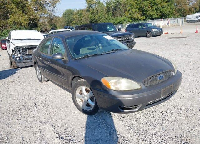 2004 FORD Taurus