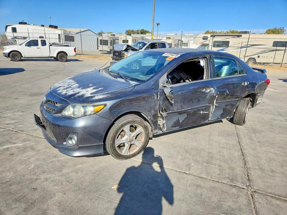 2013 TOYOTA Corolla