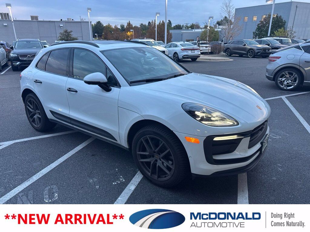 2022 PORSCHE Macan