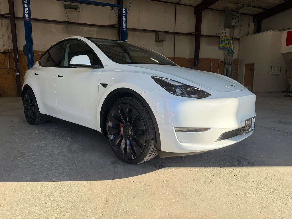 2023 TESLA Model Y