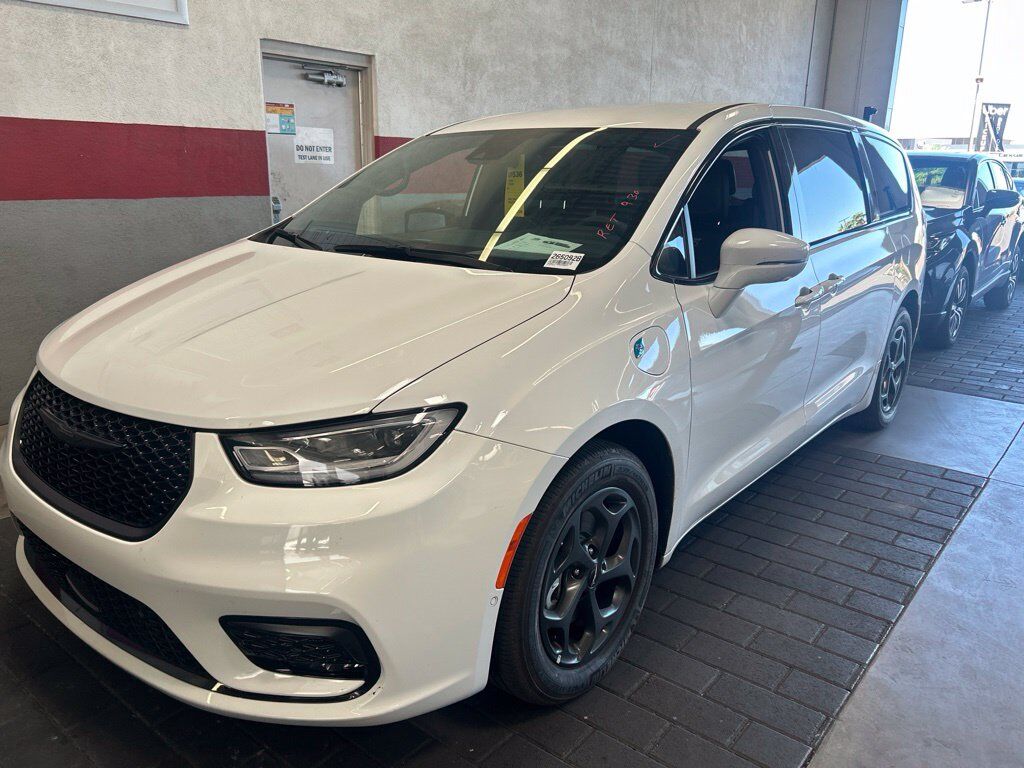 2022 CHRYSLER Pacifica
