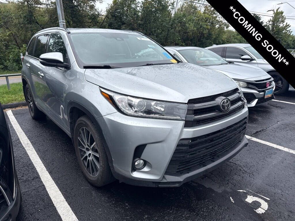 2017 TOYOTA Highlander