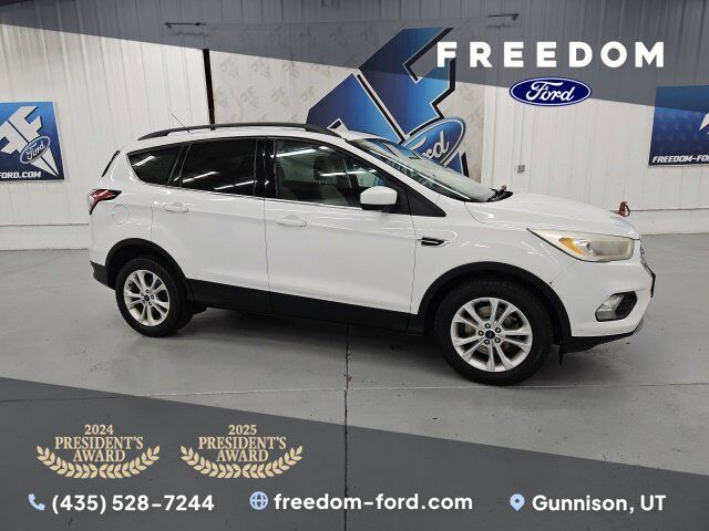 2017 FORD Escape
