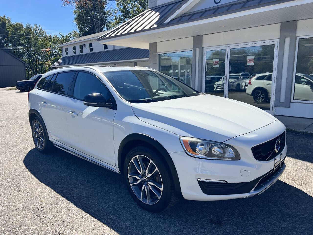2017 VOLVO V60CC