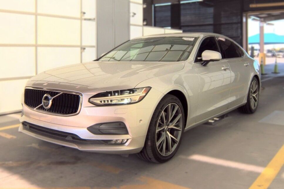 2018 VOLVO S90
