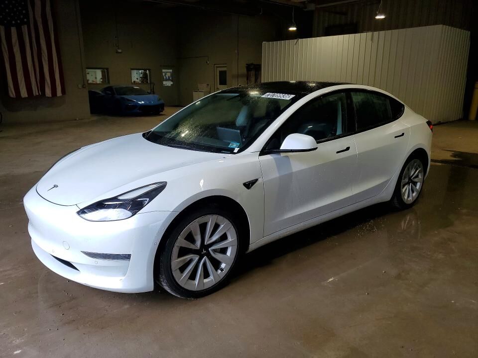 2022 TESLA Model 3