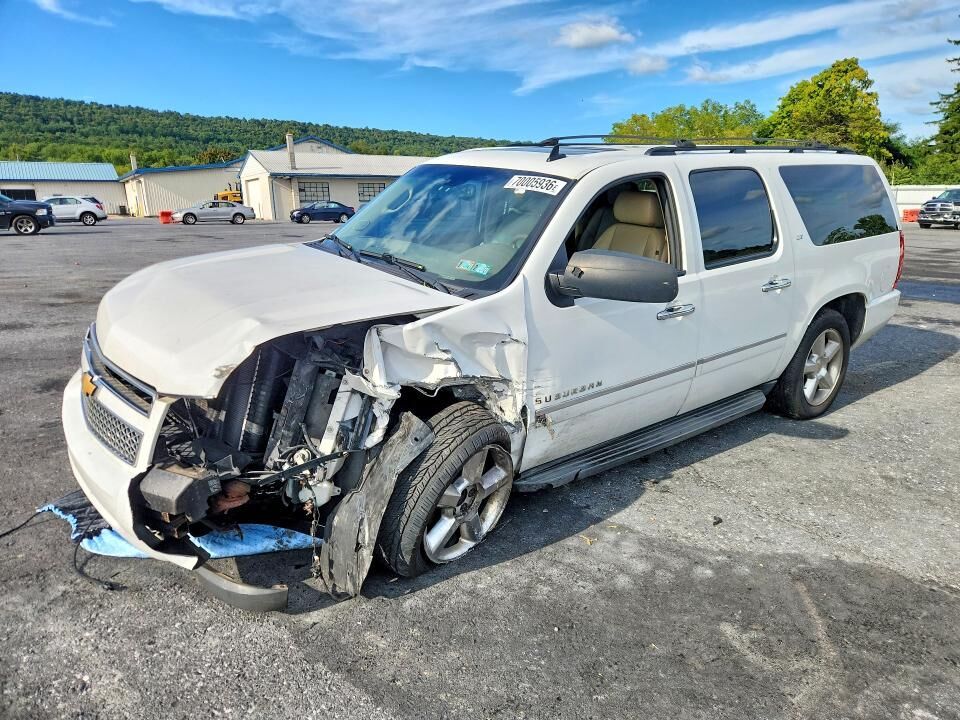 2013 CHEVROLET Suburban