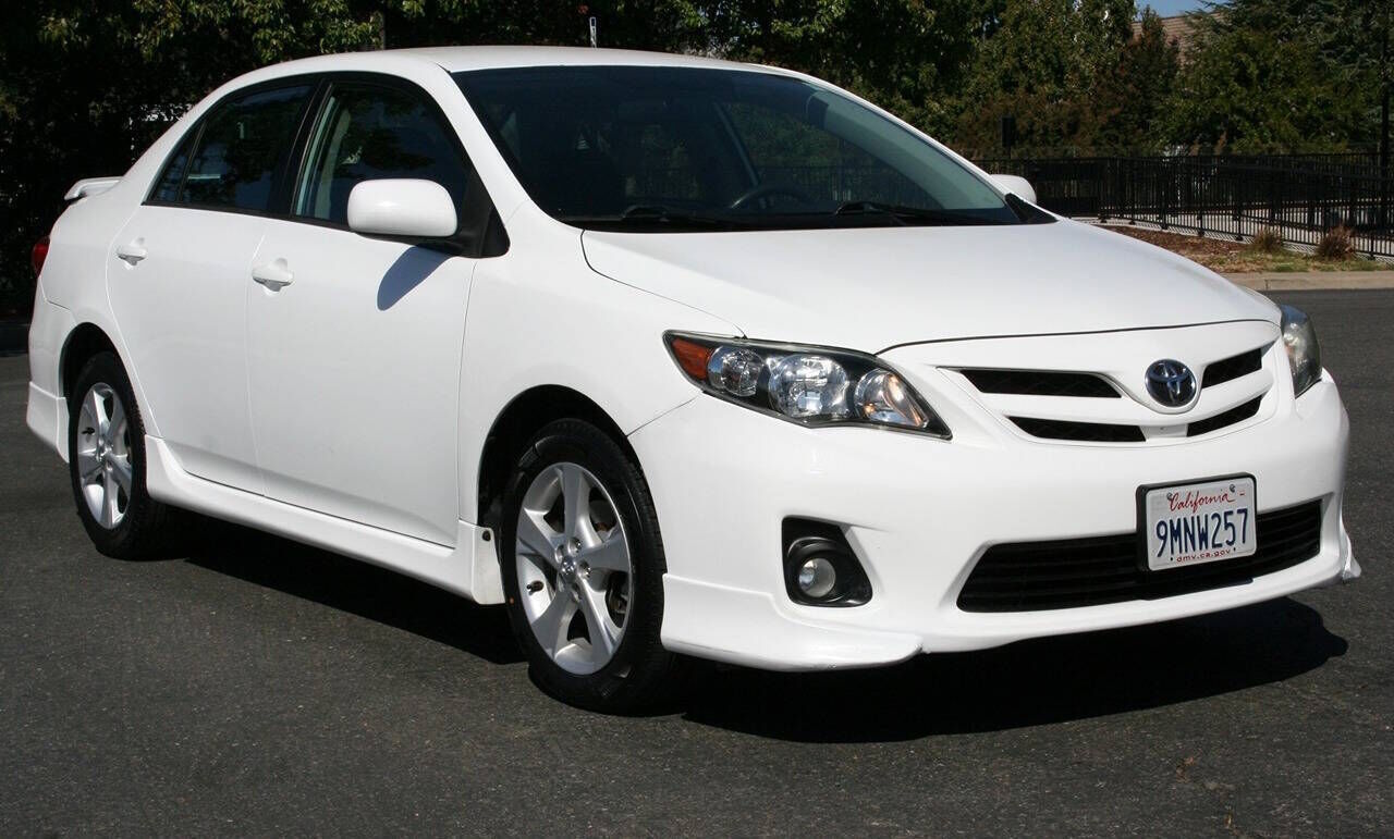 2013 TOYOTA Corolla