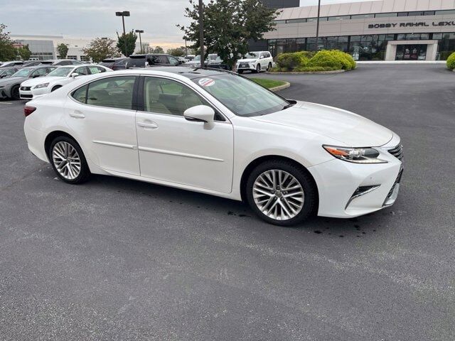 2017 LEXUS ES