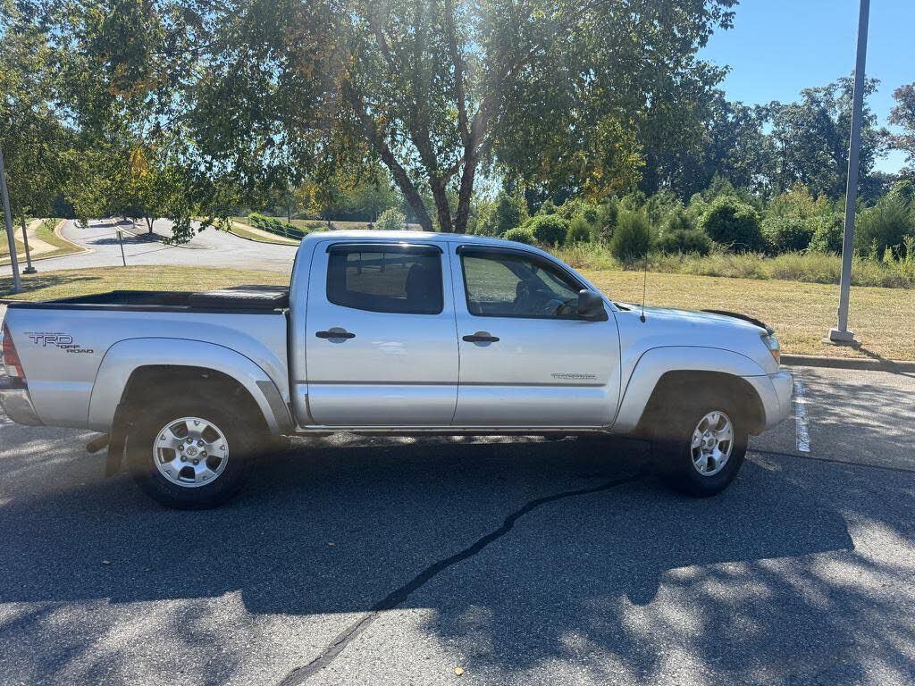 2011 TOYOTA Tacoma