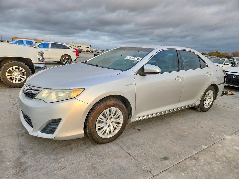 2014 TOYOTA Camry