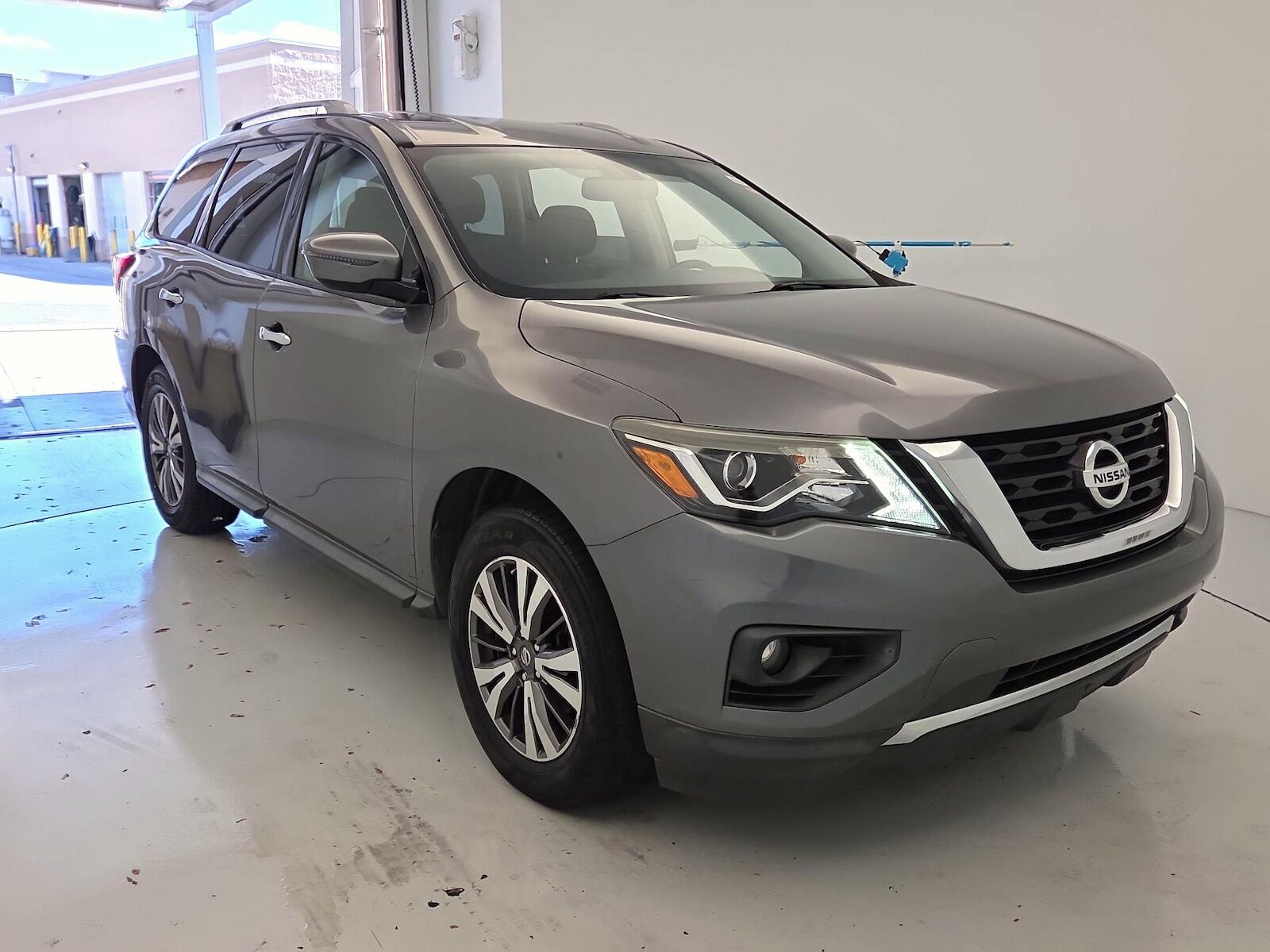 2017 NISSAN Pathfinder