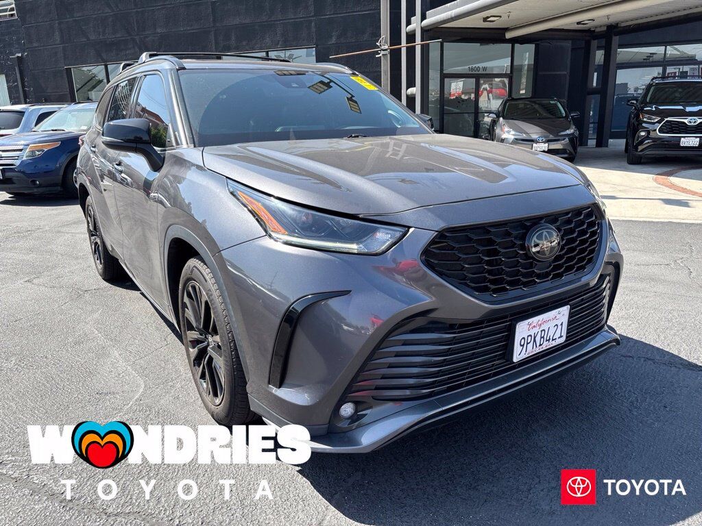 2021 TOYOTA Highlander