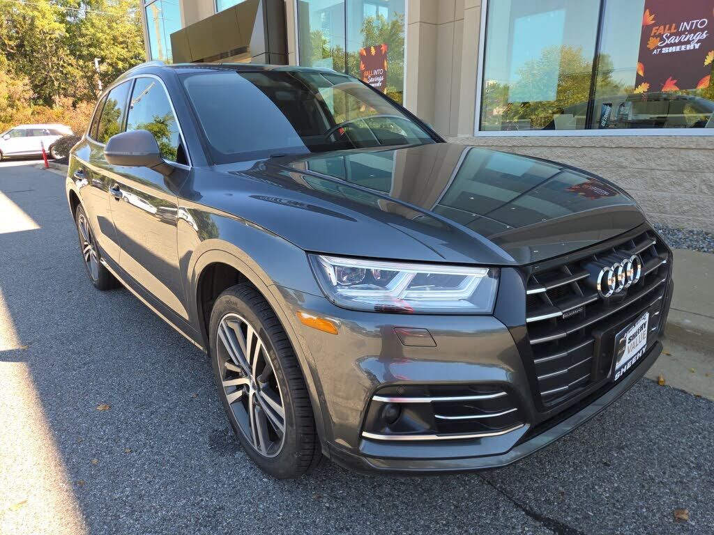 2020 AUDI Q5 e