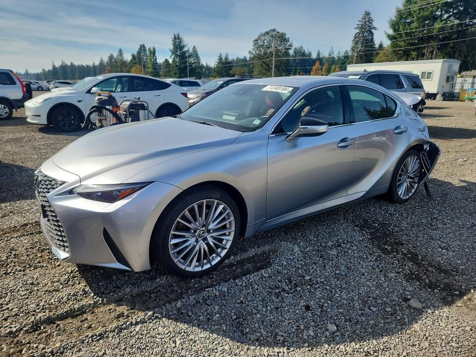 2022 LEXUS IS