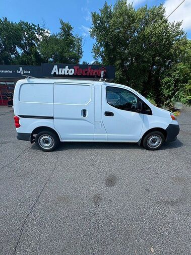 2017 NISSAN NV200