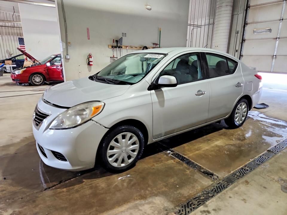 2014 NISSAN Versa