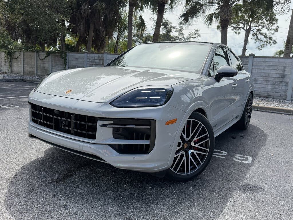 2025 PORSCHE Cayenne